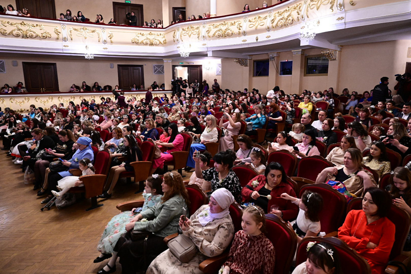 Бал маленьких принцесс в Уфе собрал детей со всей республики