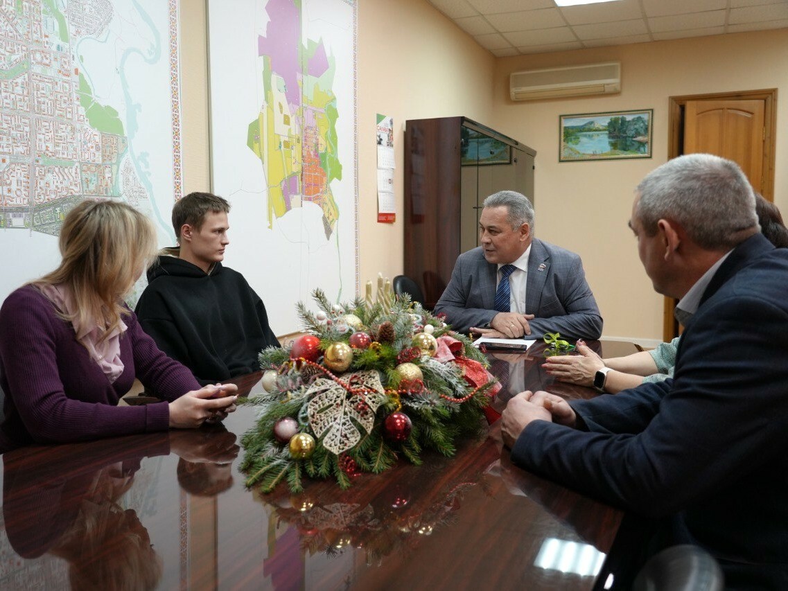 Мэр Салавата вручил ключи от квартиры