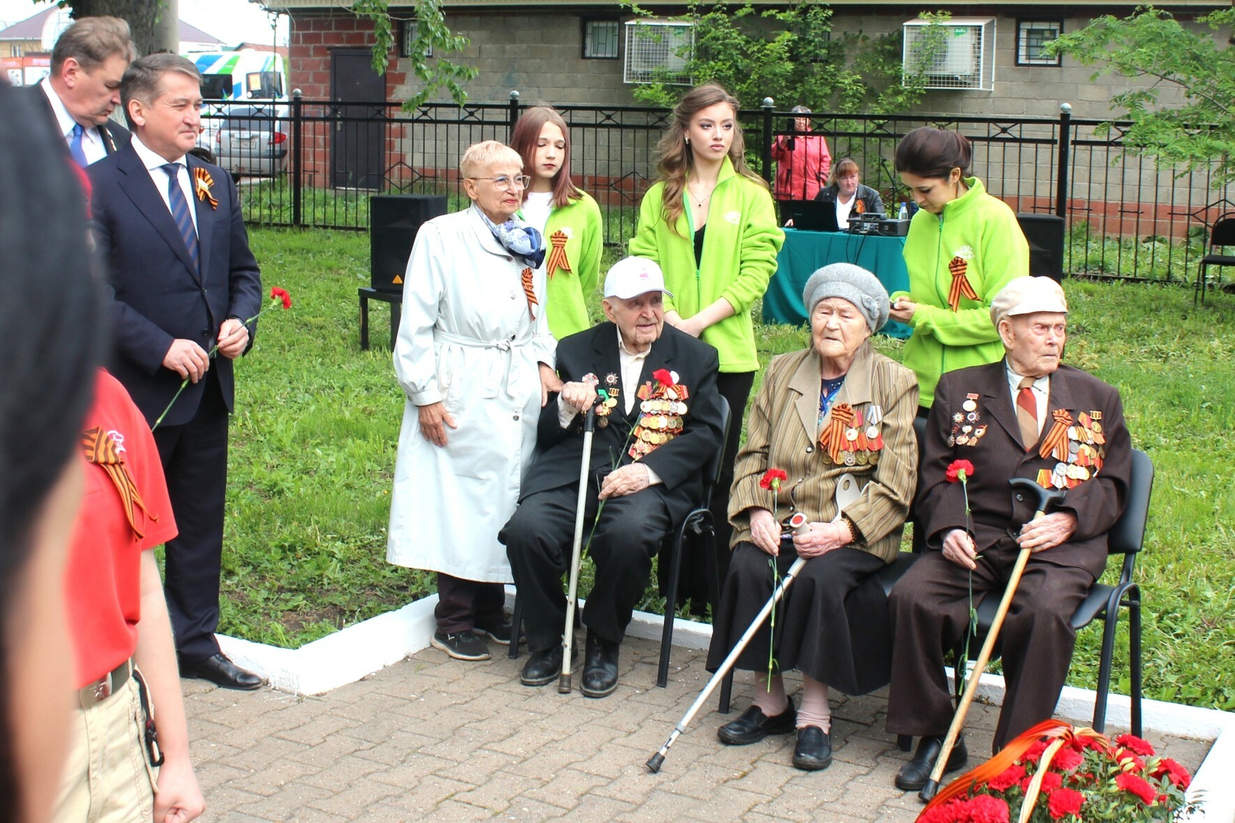 В Салавате на мемориалах прошли торжественные митинги памяти