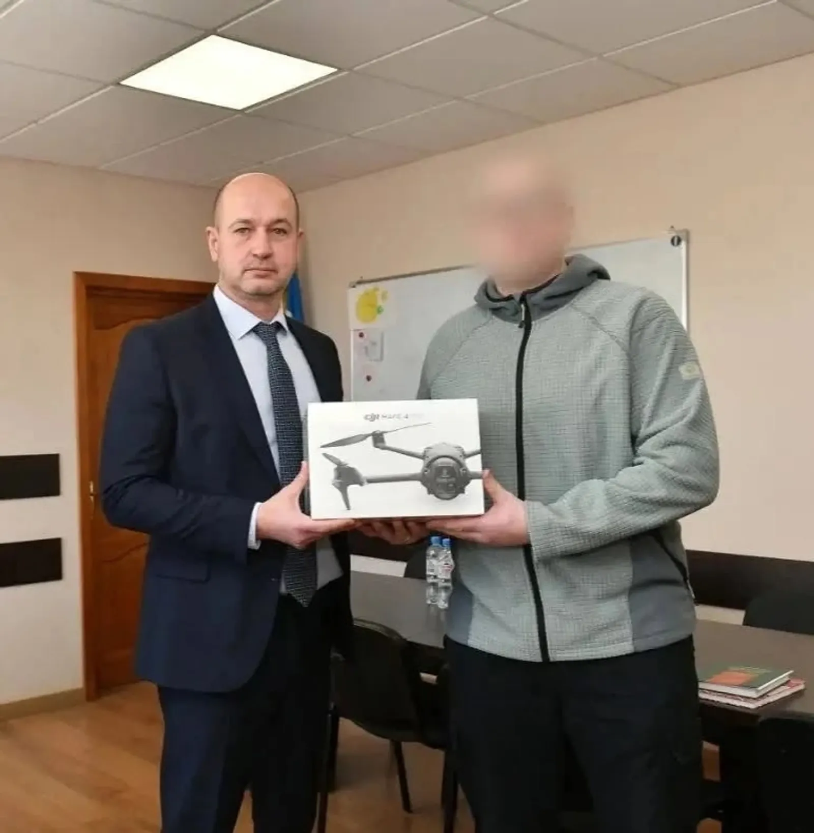 Максим Ульчев передал квадрокоптер и тепловизор бойцу СВО