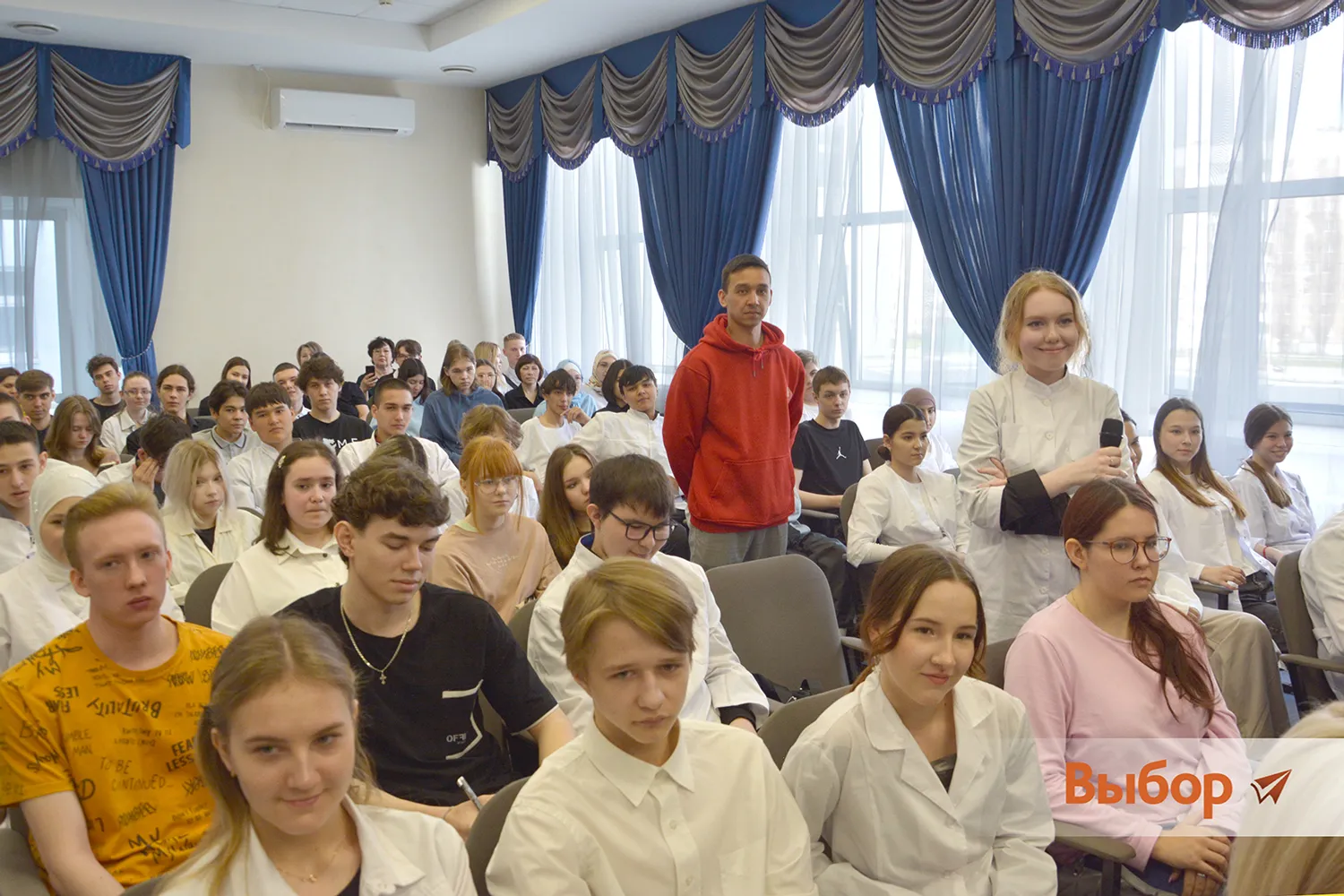 Ректор БГМУ Валентин Павлов встретился с салаватскими школьниками и студентами