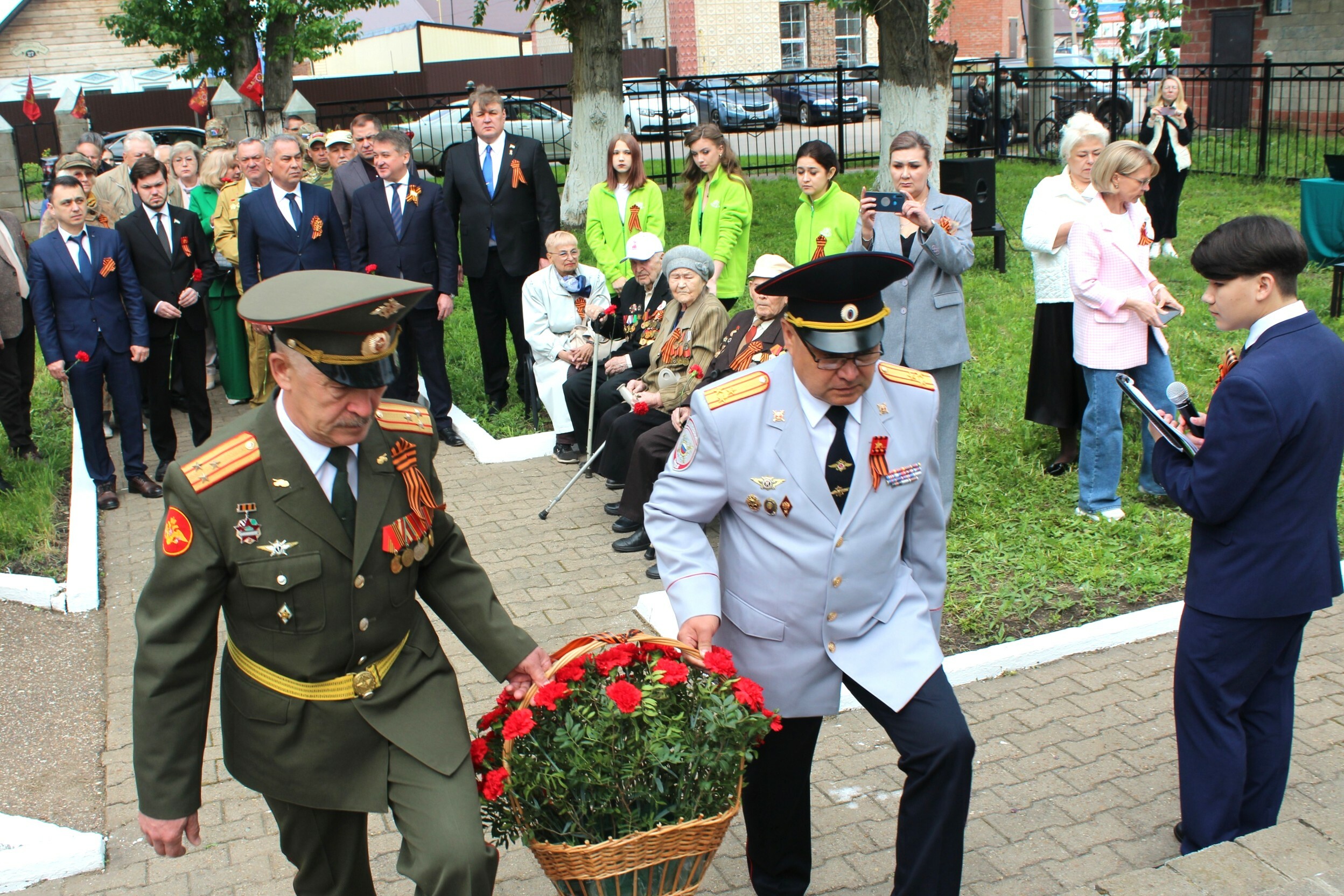 В Салавате на мемориалах прошли торжественные митинги памяти