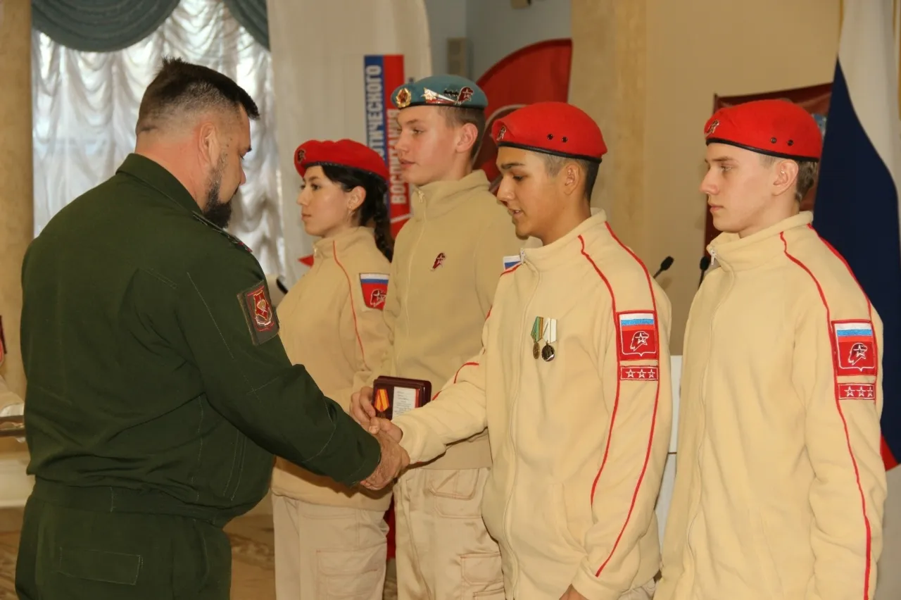 Юные салаватцы получили заслуженные награды «Юнармейская доблесть»