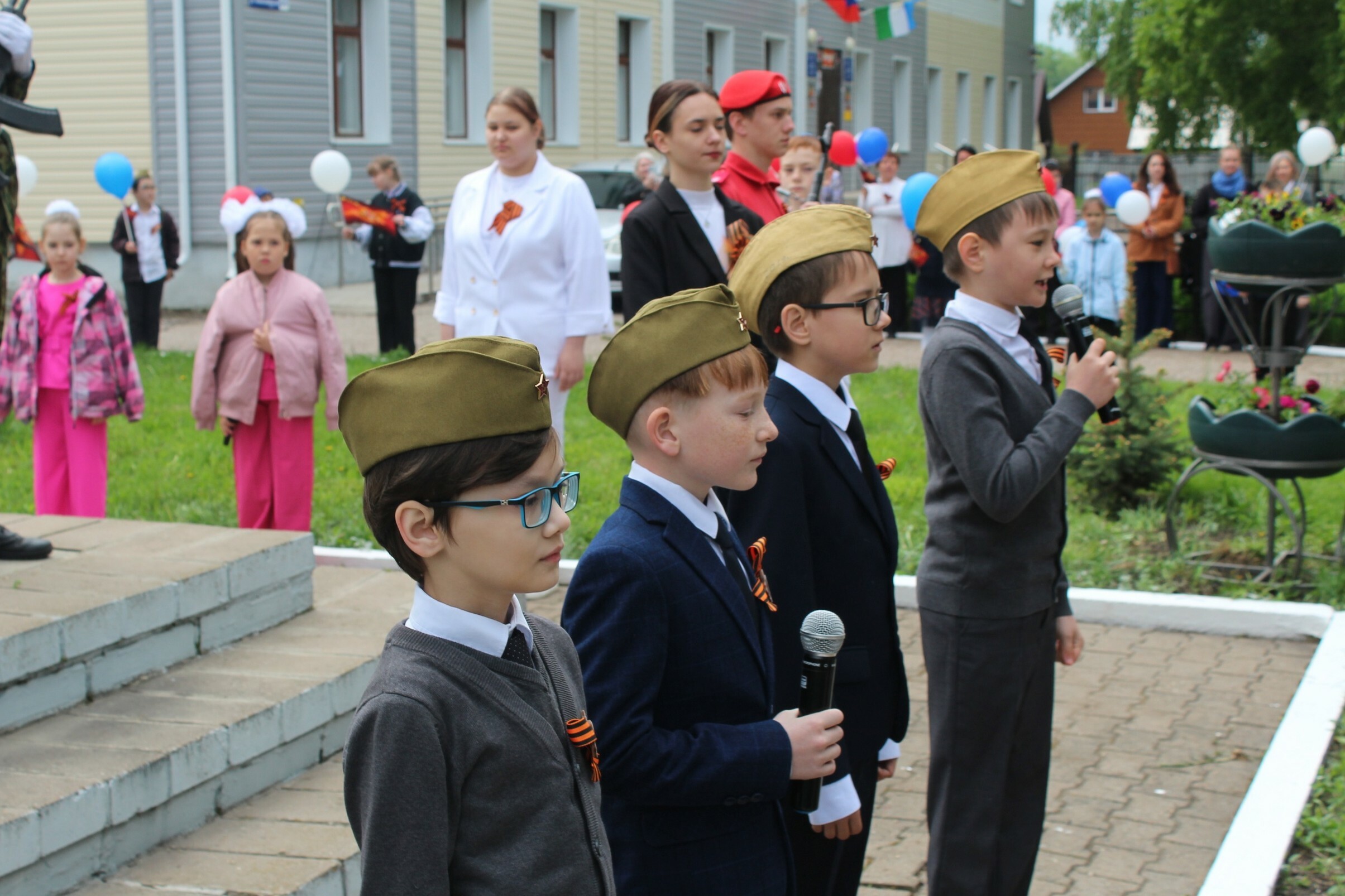 В Салавате на мемориалах прошли торжественные митинги памяти