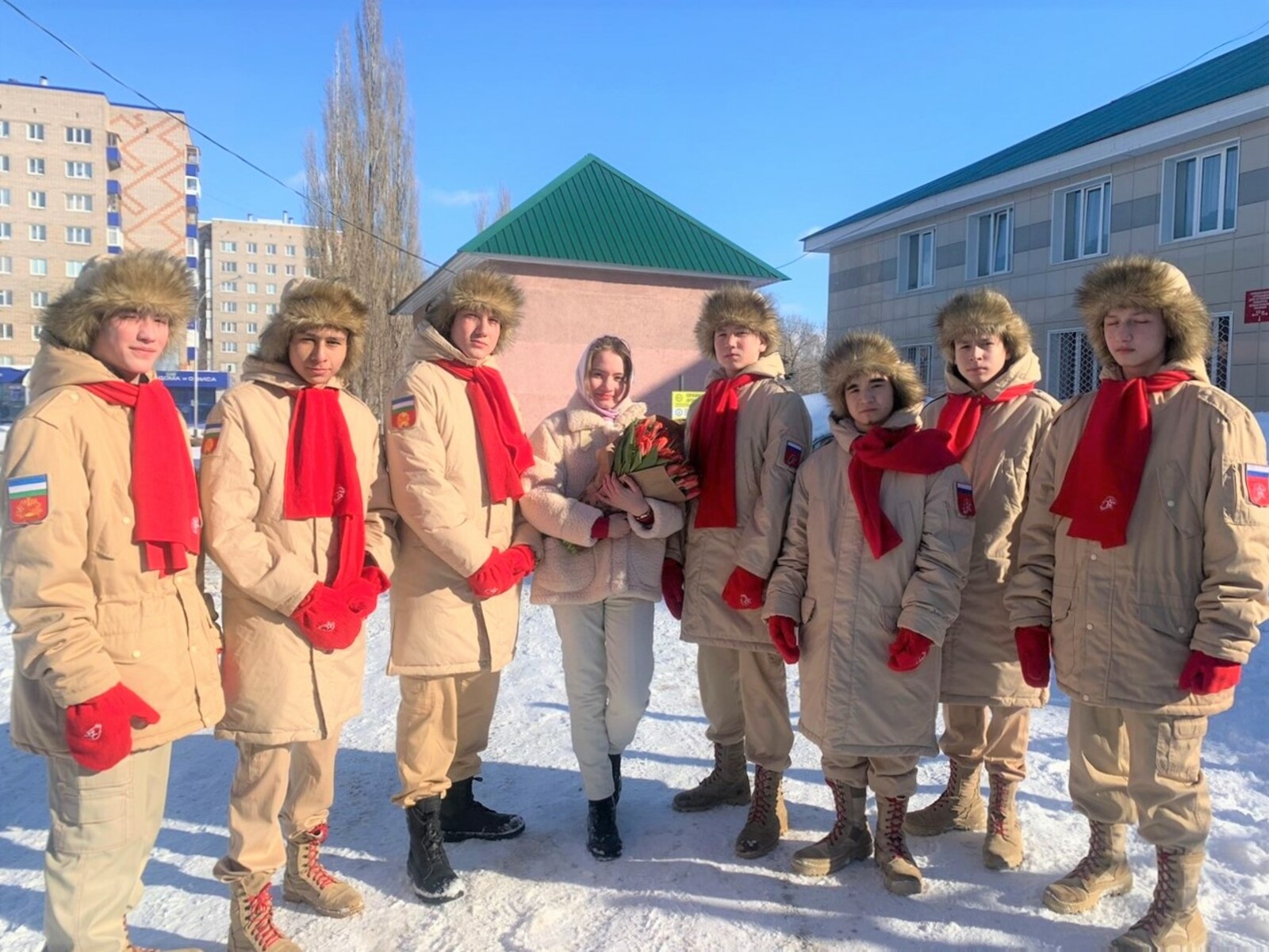 Юнармейцы города Салавата присоединились к всероссийской акции «Километр красоты»