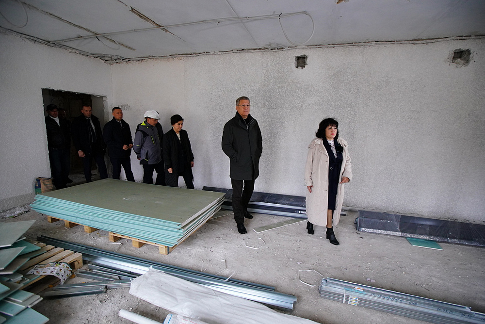 Глава Башкирии оценил ход капитального ремонта художественной школы в Салавате