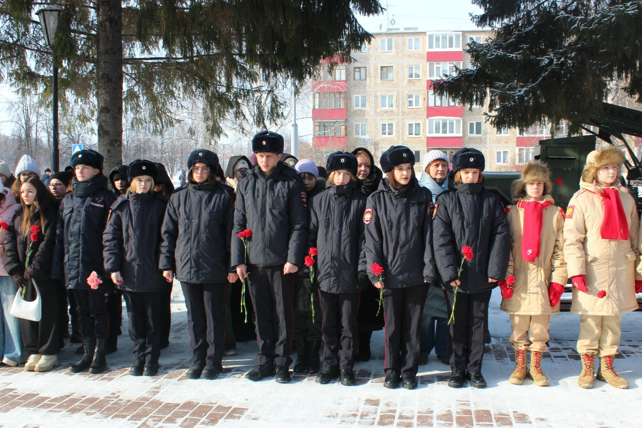 В День защитника Отечества на мемориале «Вечный огонь» в Салавате прошел митинг