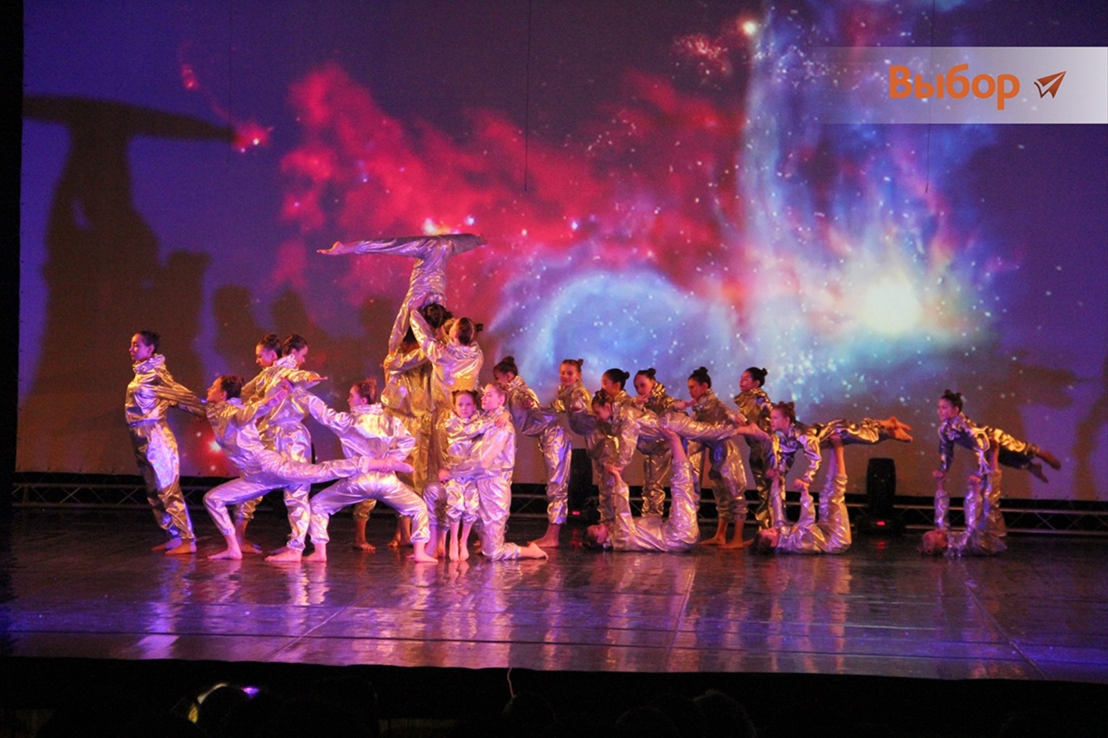 Отправиться на "Счастья острова" приглашает хореографическая школа "Дружба.ru"