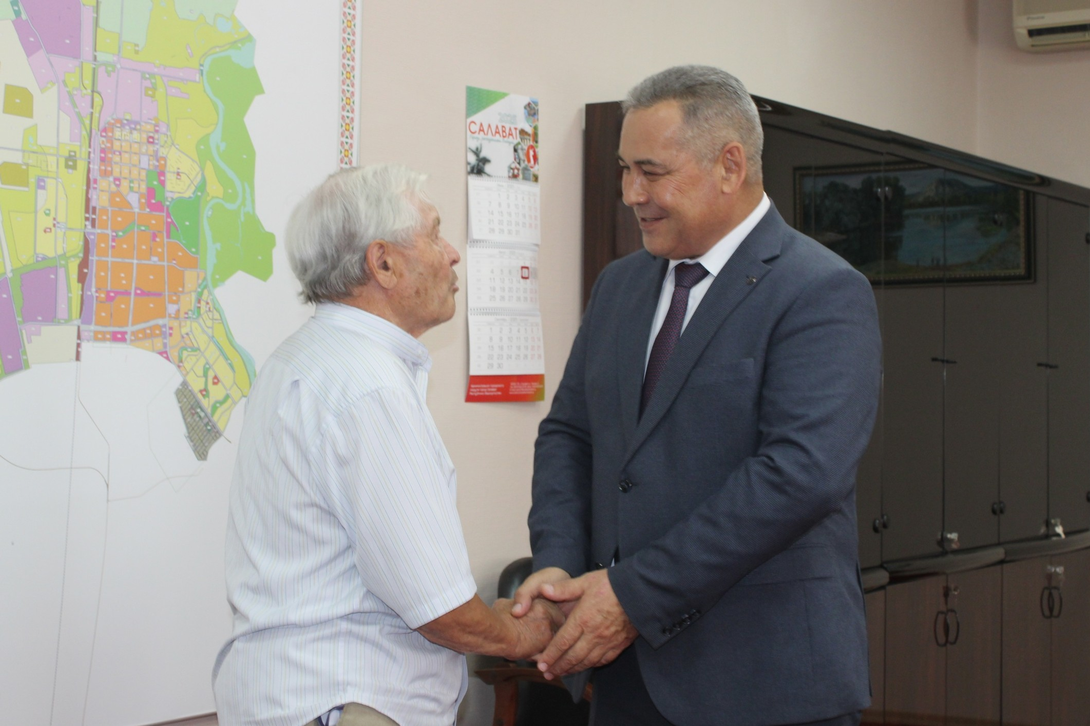 Мэр города встретился с первостроителями Салавата