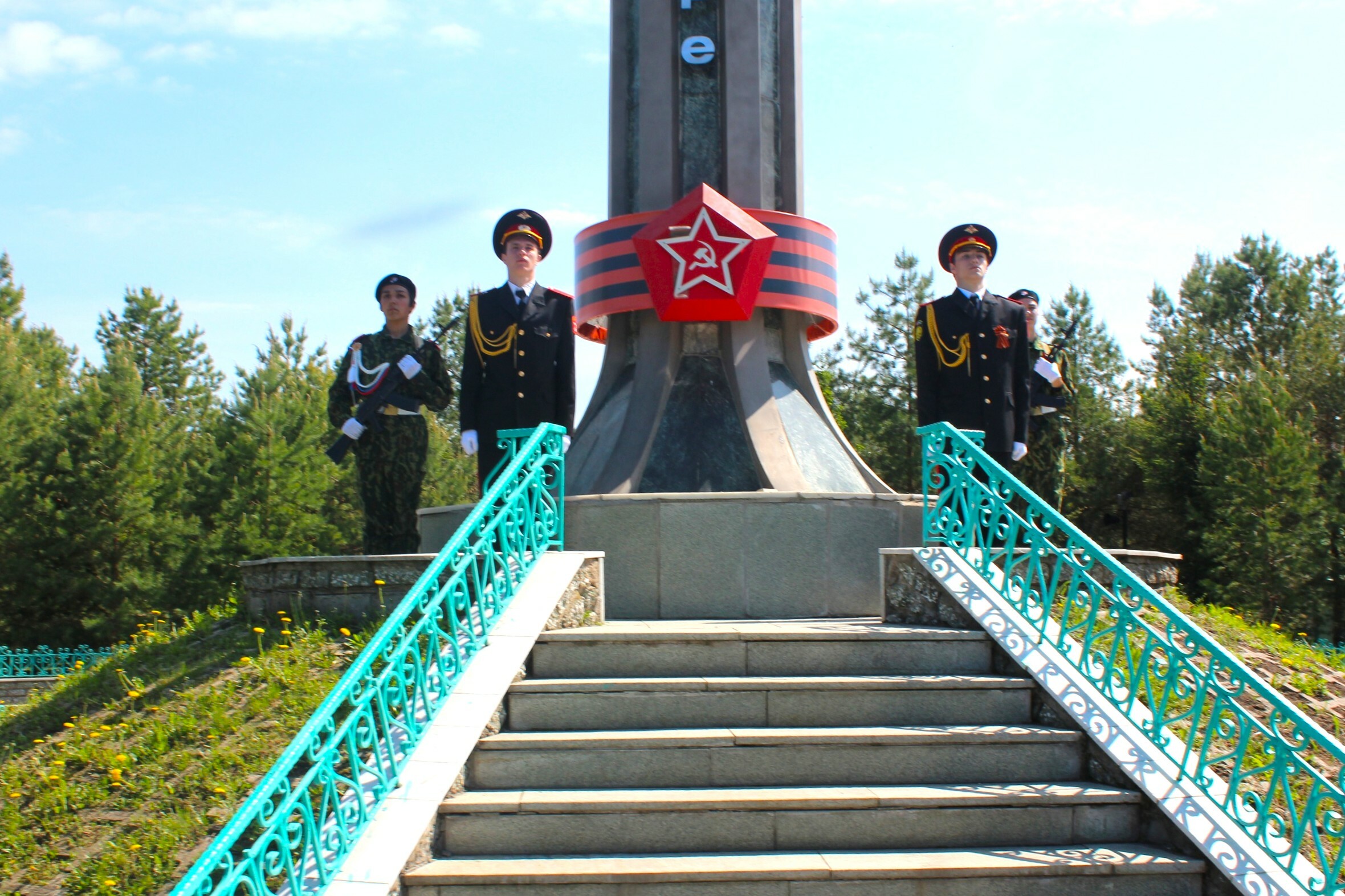 В Салавате на мемориалах прошли торжественные митинги памяти