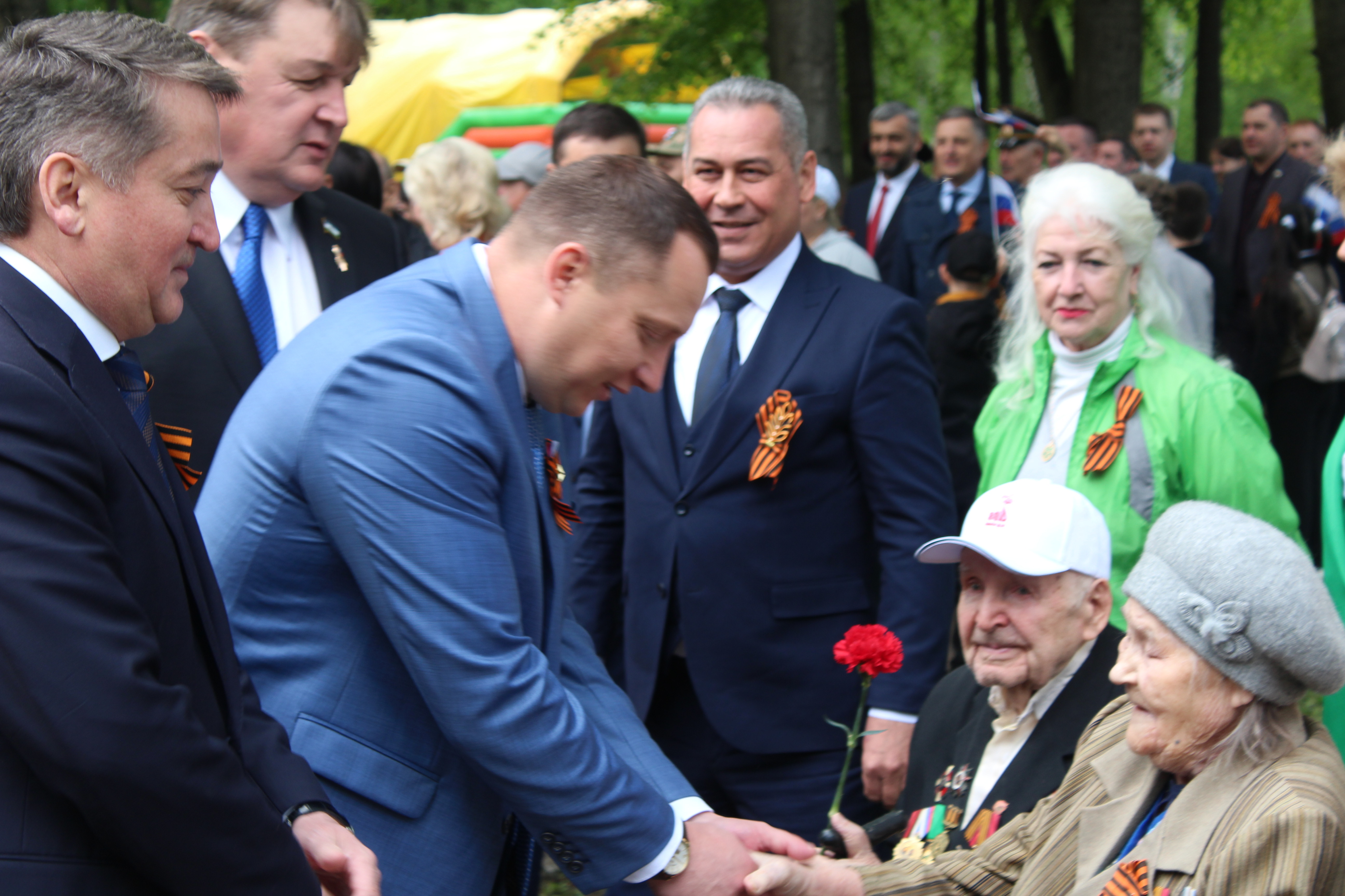 В Салавате на мемориалах прошли торжественные митинги памяти