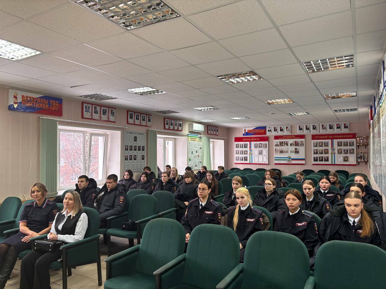 Начинающие свой путь сотрудники органов внутренних дел Салавата приняли присягу