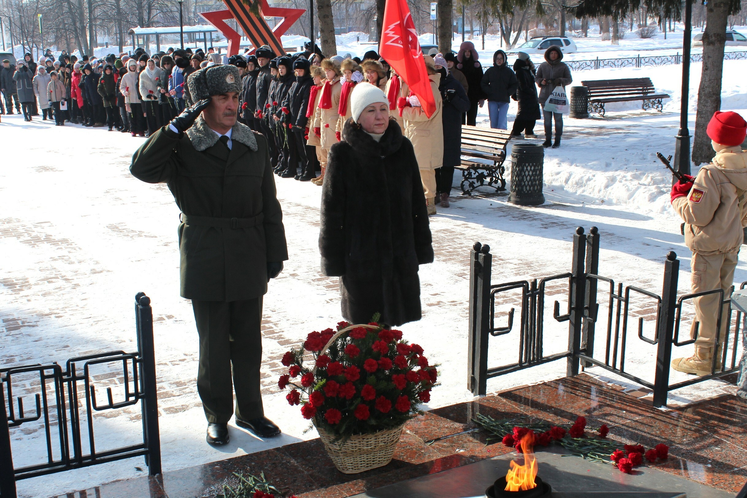 В День защитника Отечества на мемориале «Вечный огонь» в Салавате прошел митинг