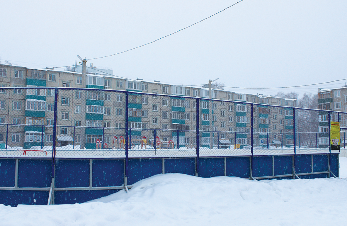 В Салавате начал работу девятый, один из самых больших на юге Башкирии каток