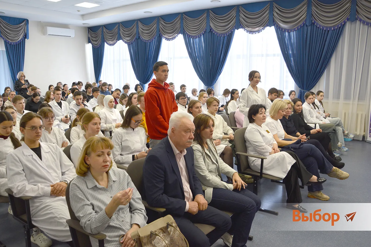 Ректор БГМУ Валентин Павлов встретился с салаватскими школьниками и студентами