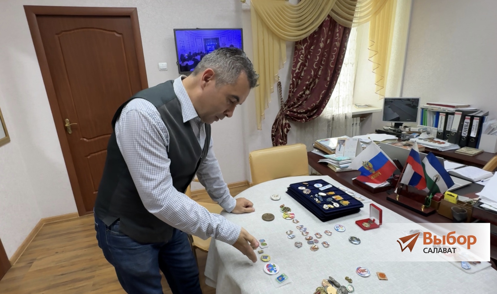 В музее Салавата собирают уникальную коллекцию значков и памятных медалей