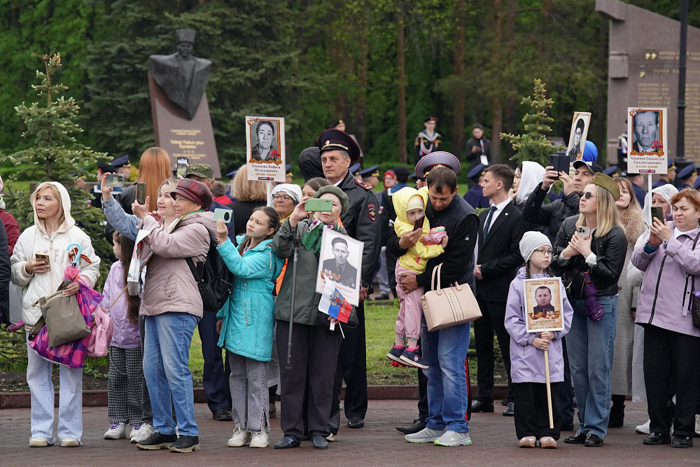 Глава Башкирии возложил венок Славы к Вечному огню