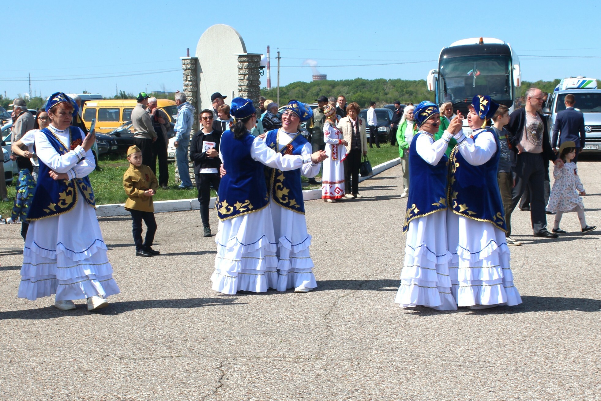 В Салавате на мемориалах прошли торжественные митинги памяти