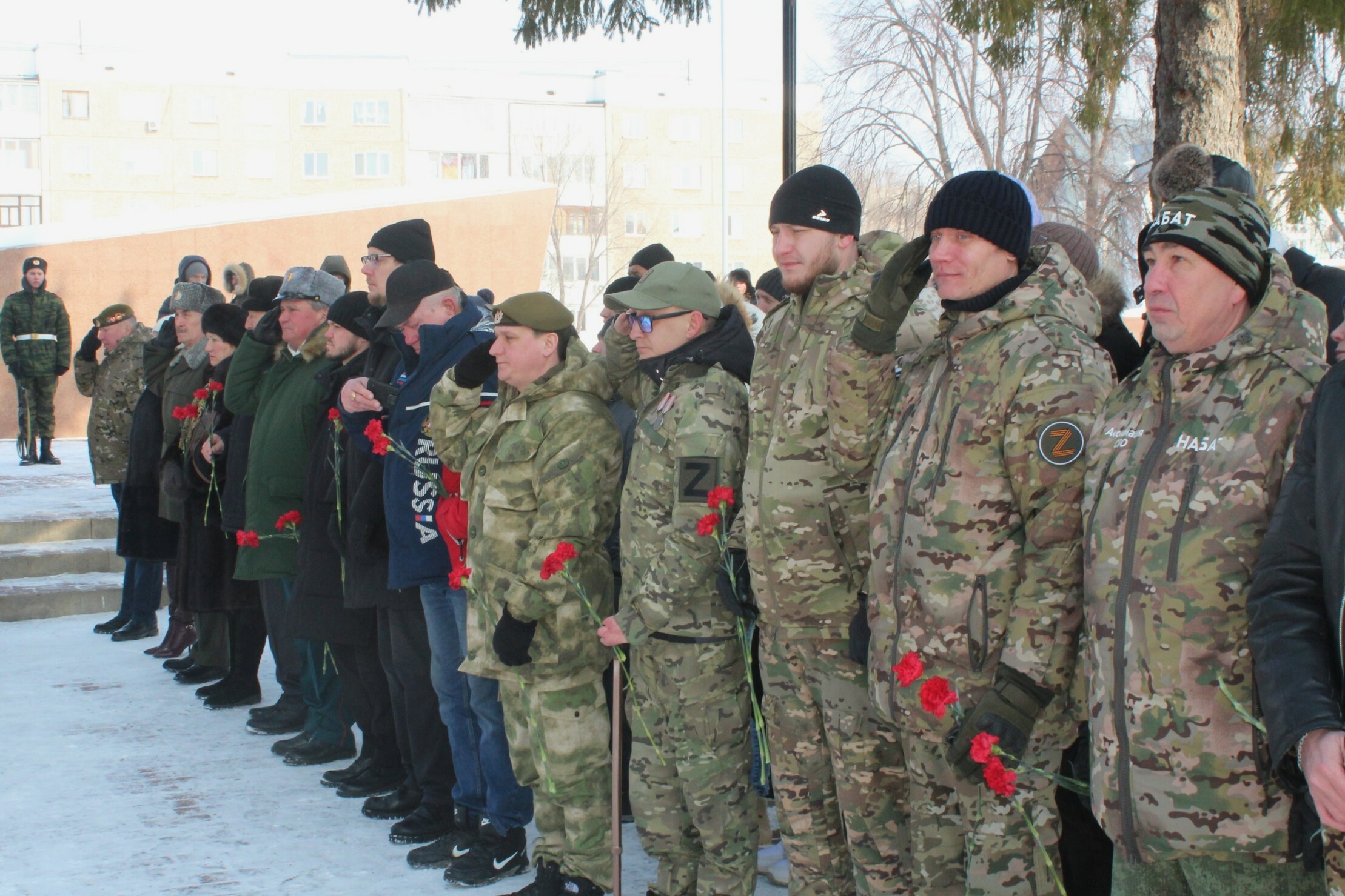 В День защитника Отечества на мемориале «Вечный огонь» в Салавате прошел митинг