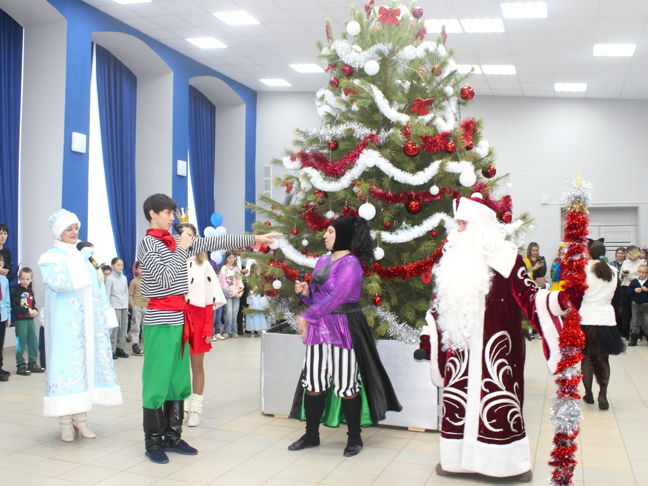 В Салавате детей участников специальной военной операции пригласили на елку