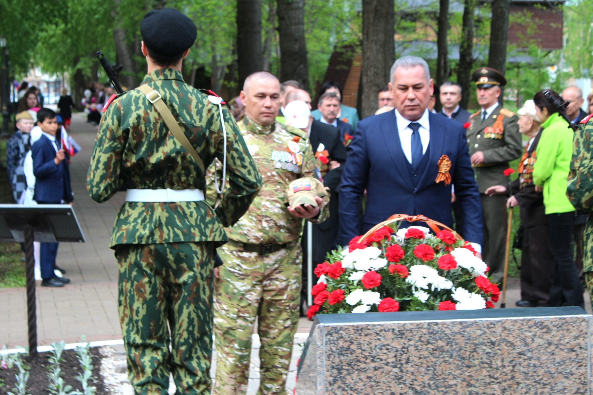 В Салавате на мемориалах прошли торжественные митинги памяти