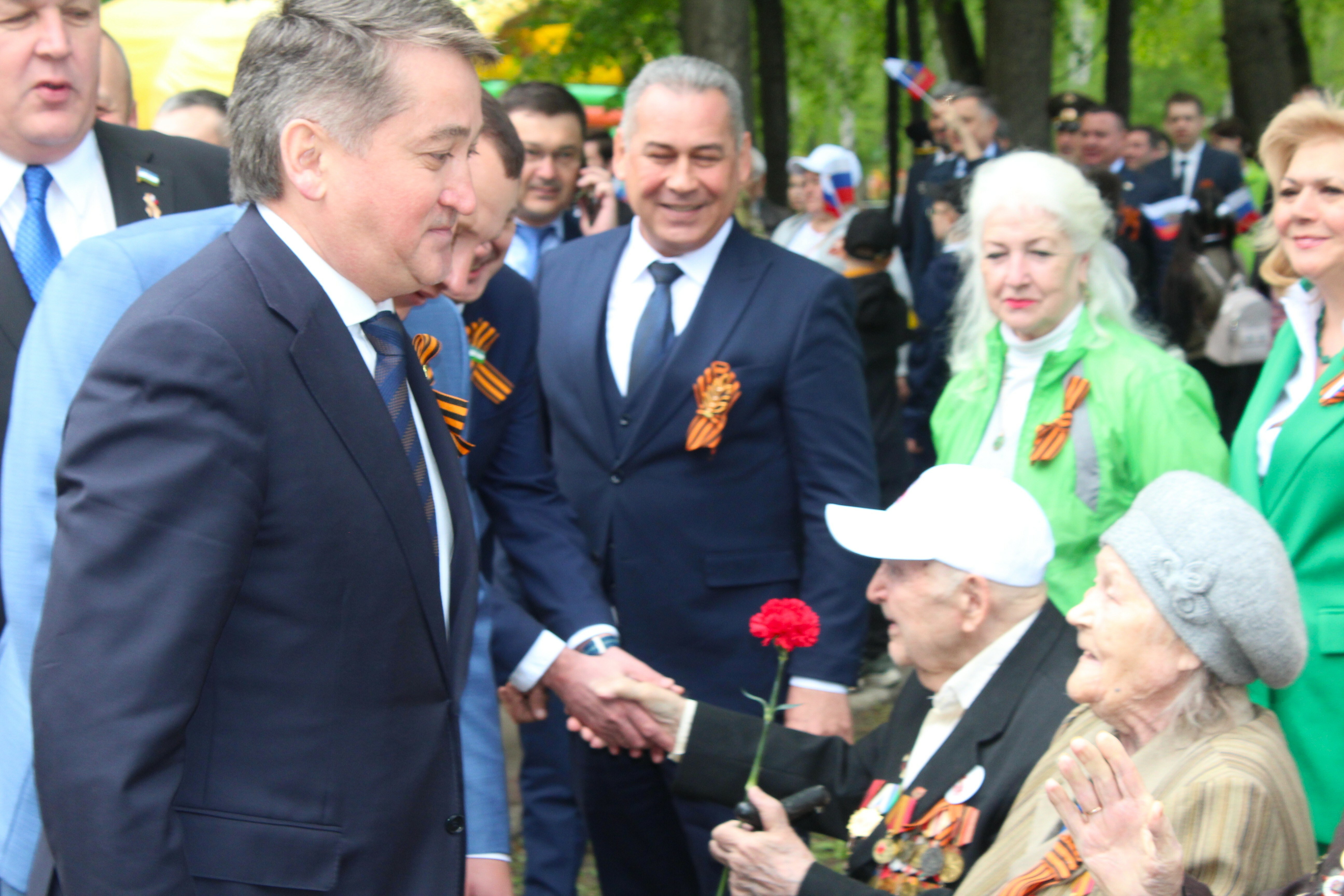 В Салавате на мемориалах прошли торжественные митинги памяти