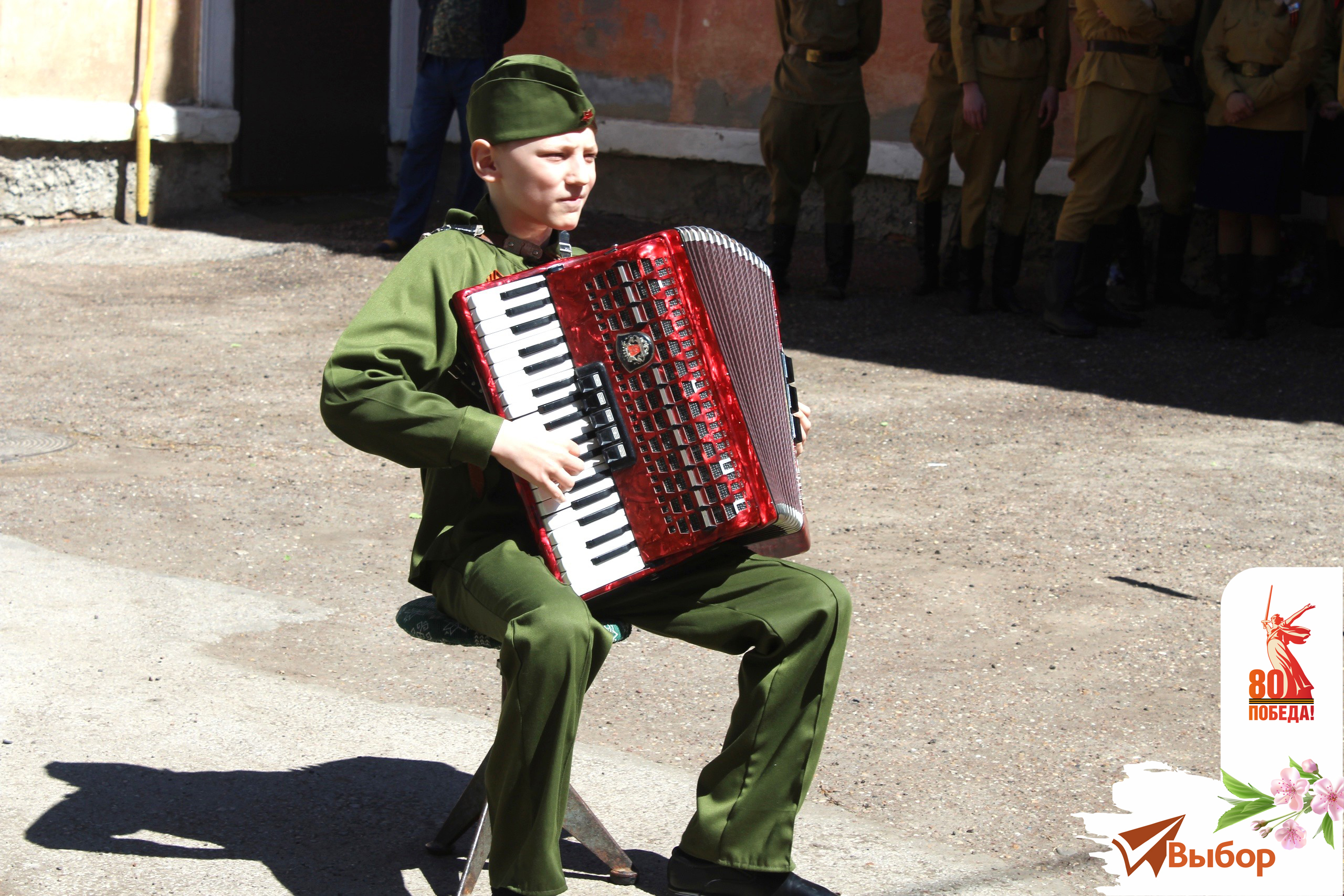 В Салавате поздравили ветерана Великой Отечественной войны Никифора Елисеева