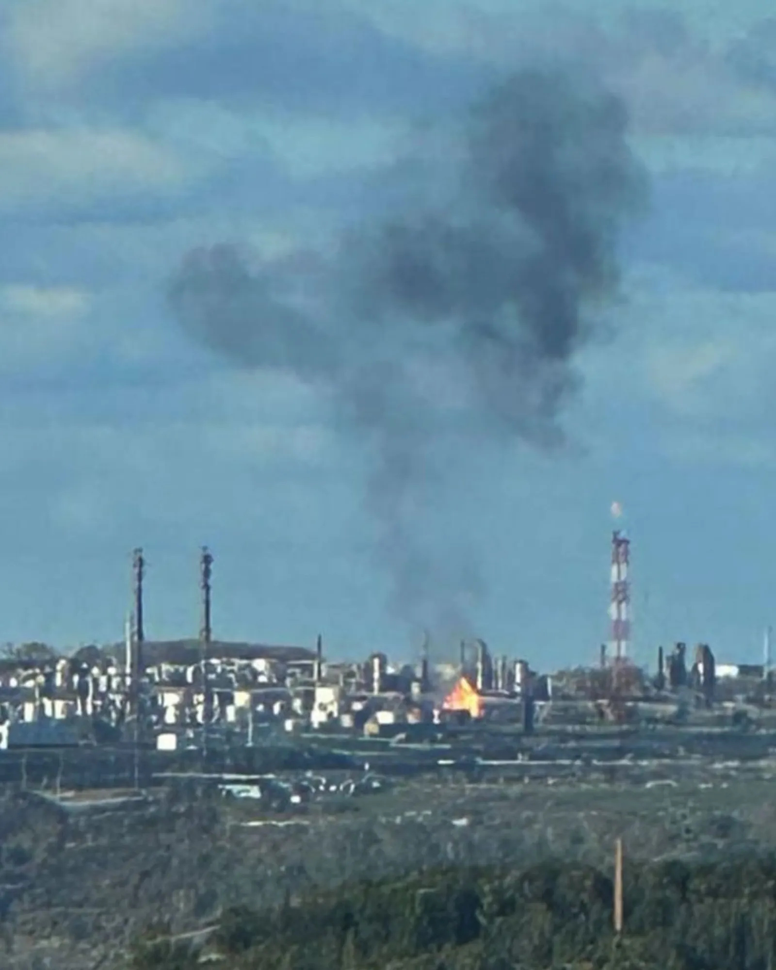 Радий Хабиров рассказал об атаке беспилотников на завод "Башнефти"