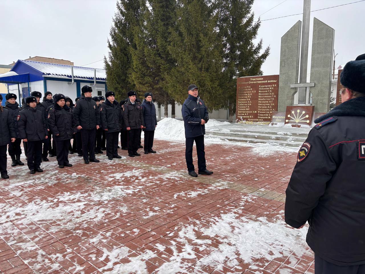 Начинающие свой путь сотрудники органов внутренних дел Салавата приняли присягу