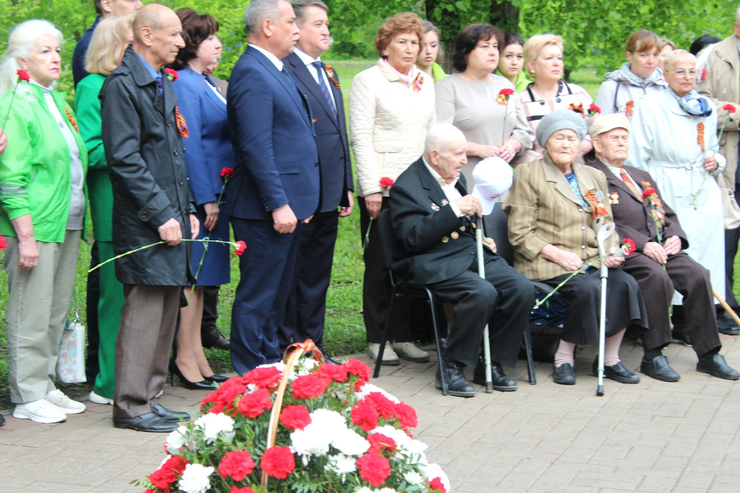 В Салавате на мемориалах прошли торжественные митинги памяти