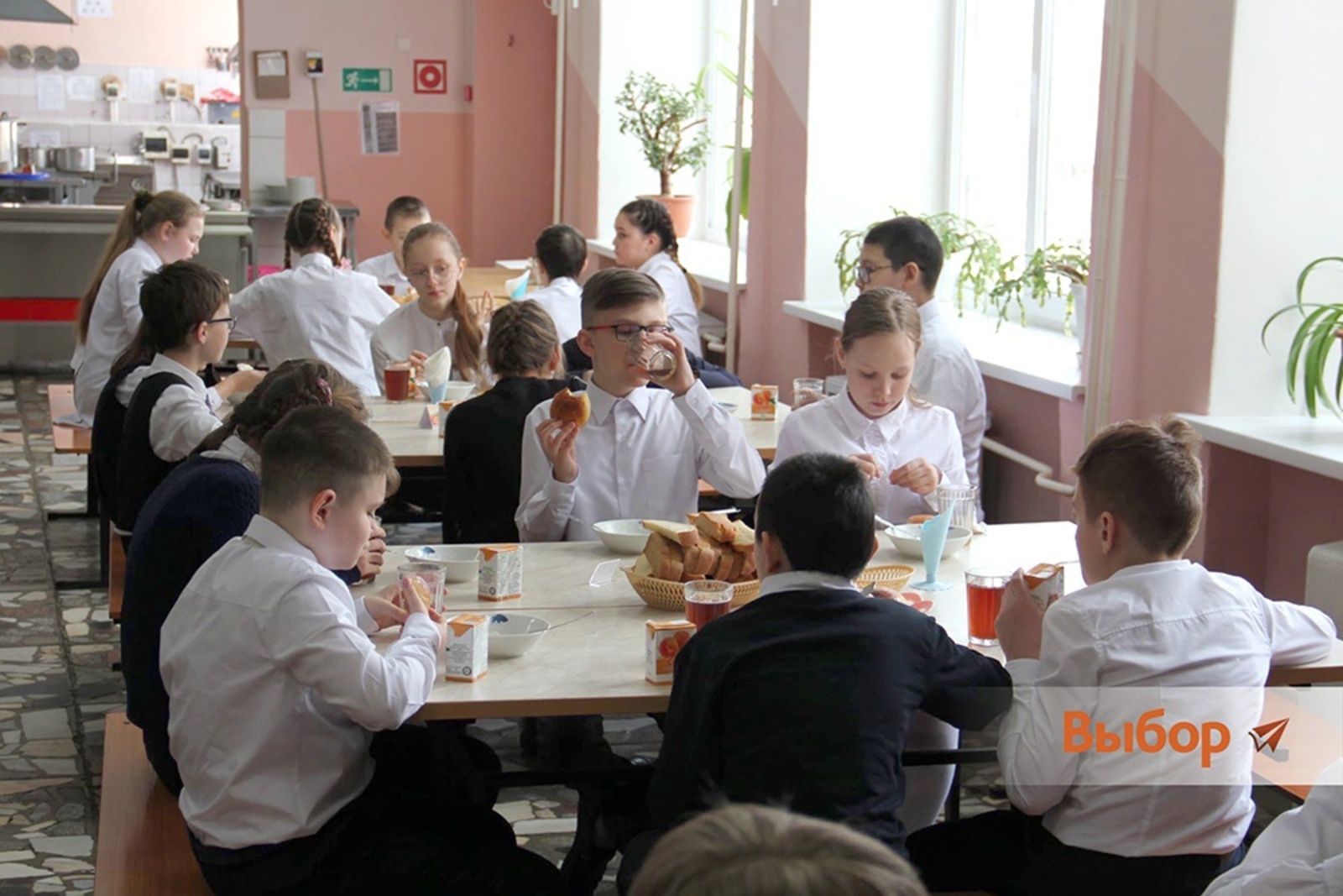 Радий Хабиров поручил проверить столовые в школах Башкирии