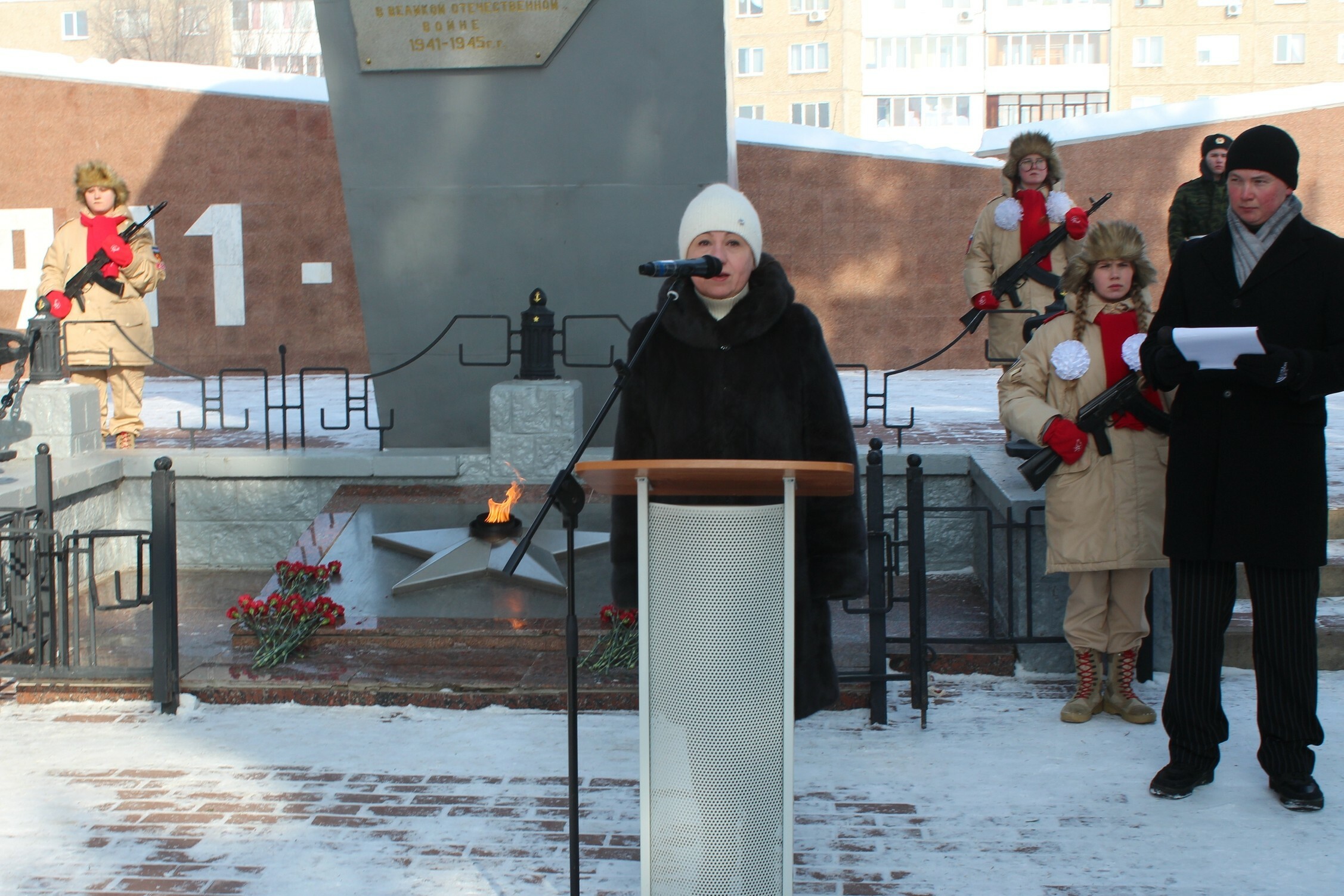 В День защитника Отечества на мемориале «Вечный огонь» в Салавате прошел митинг