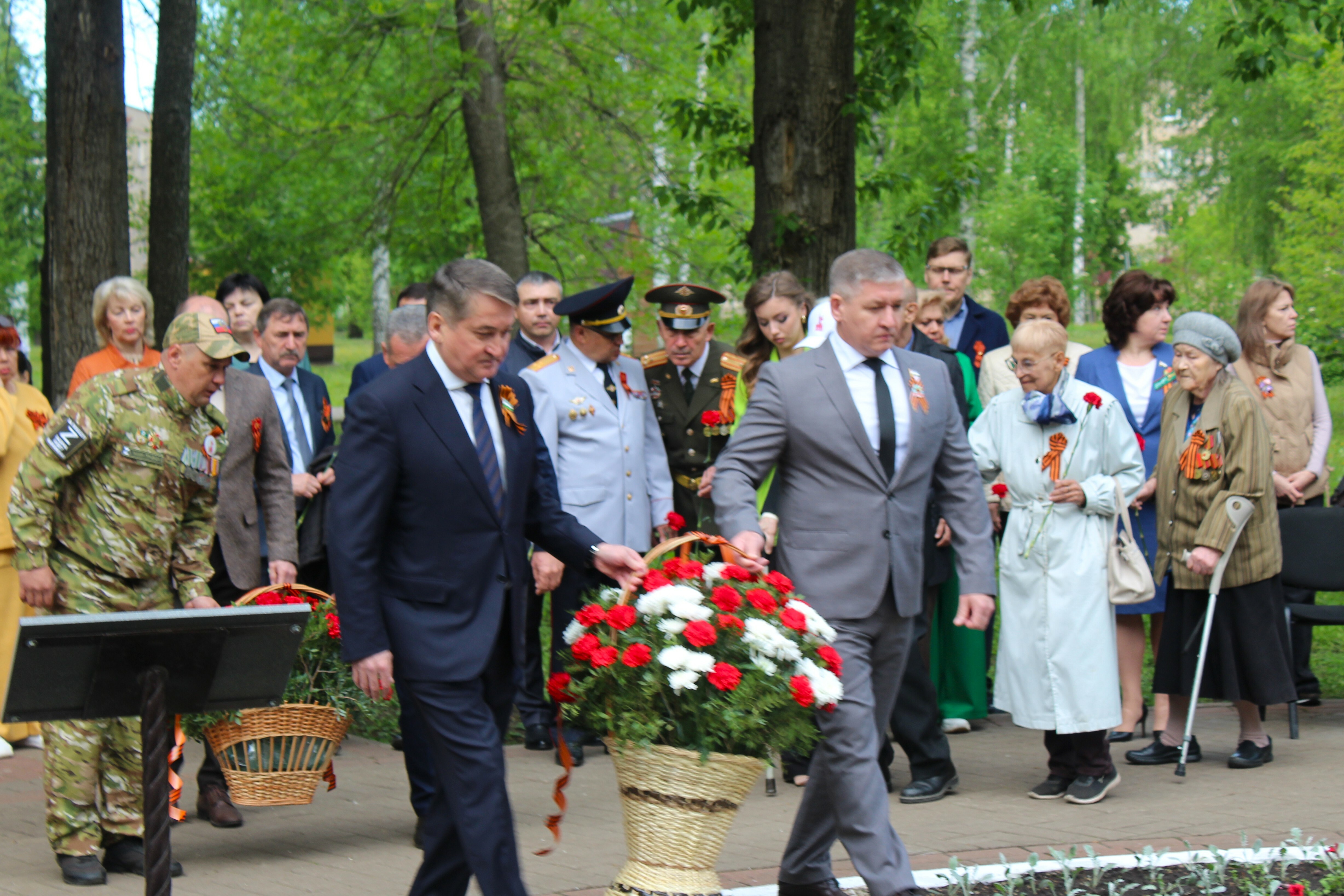 В Салавате на мемориалах прошли торжественные митинги памяти