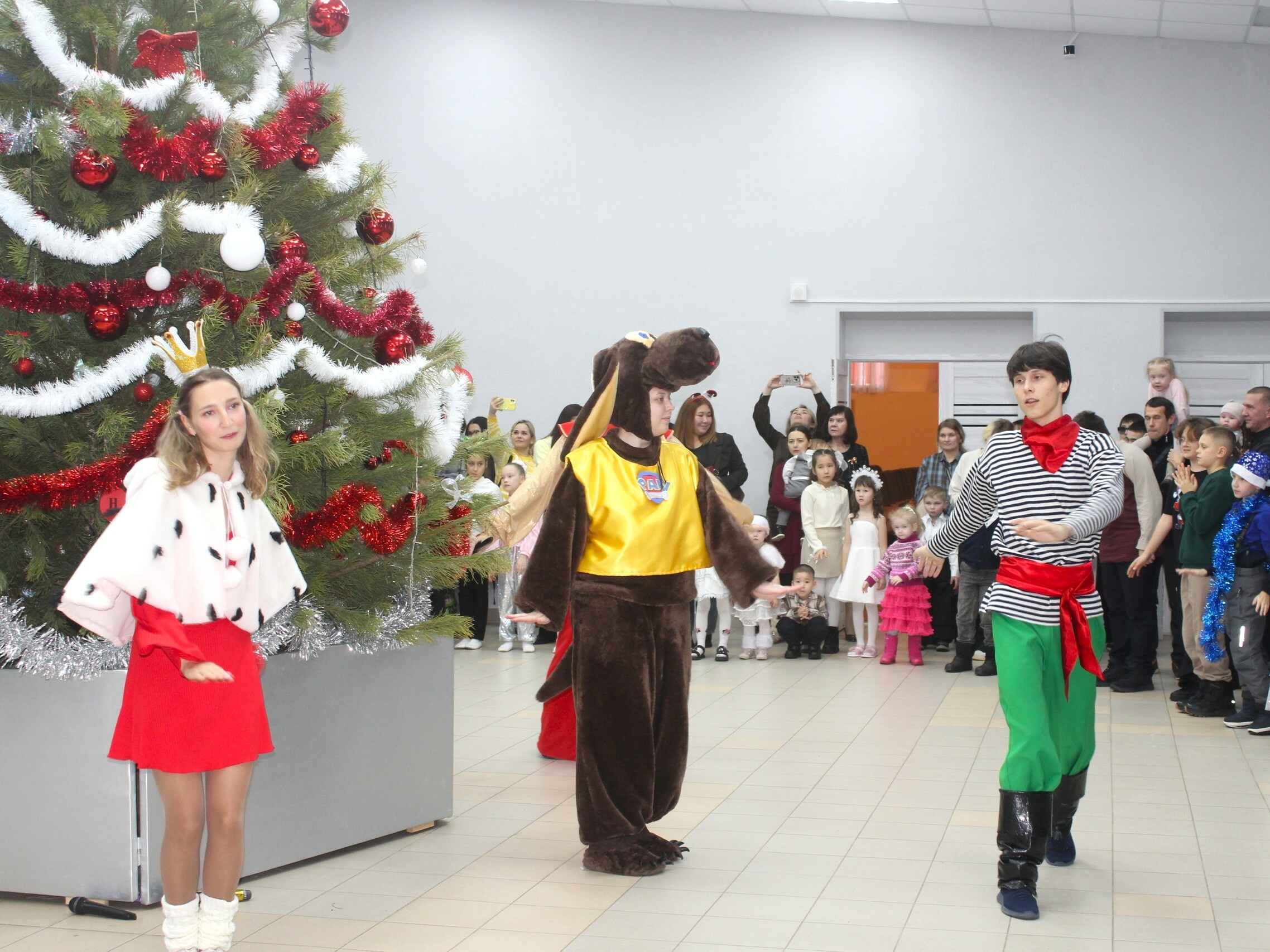 В Салавате детей участников специальной военной операции пригласили на елку