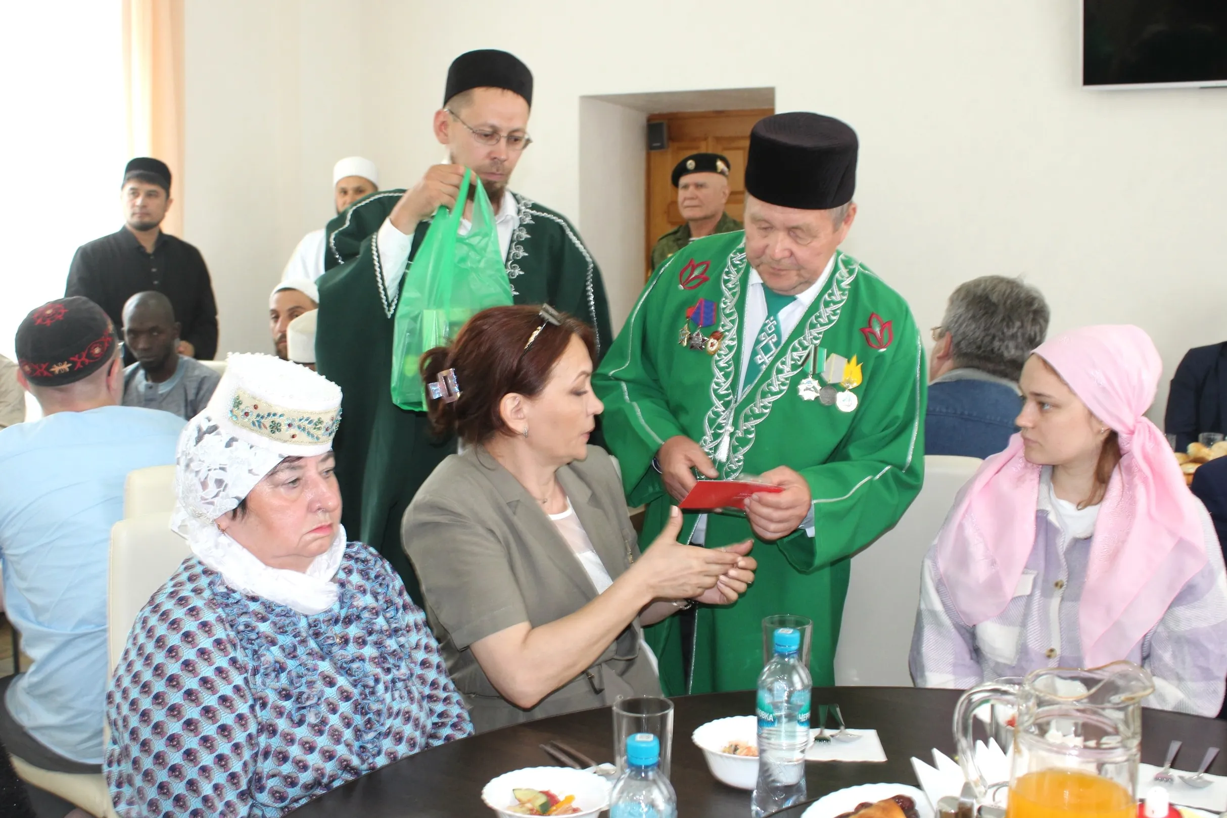 В Салавате поздравления с Курбан-байрамом прозвучали на семи языках