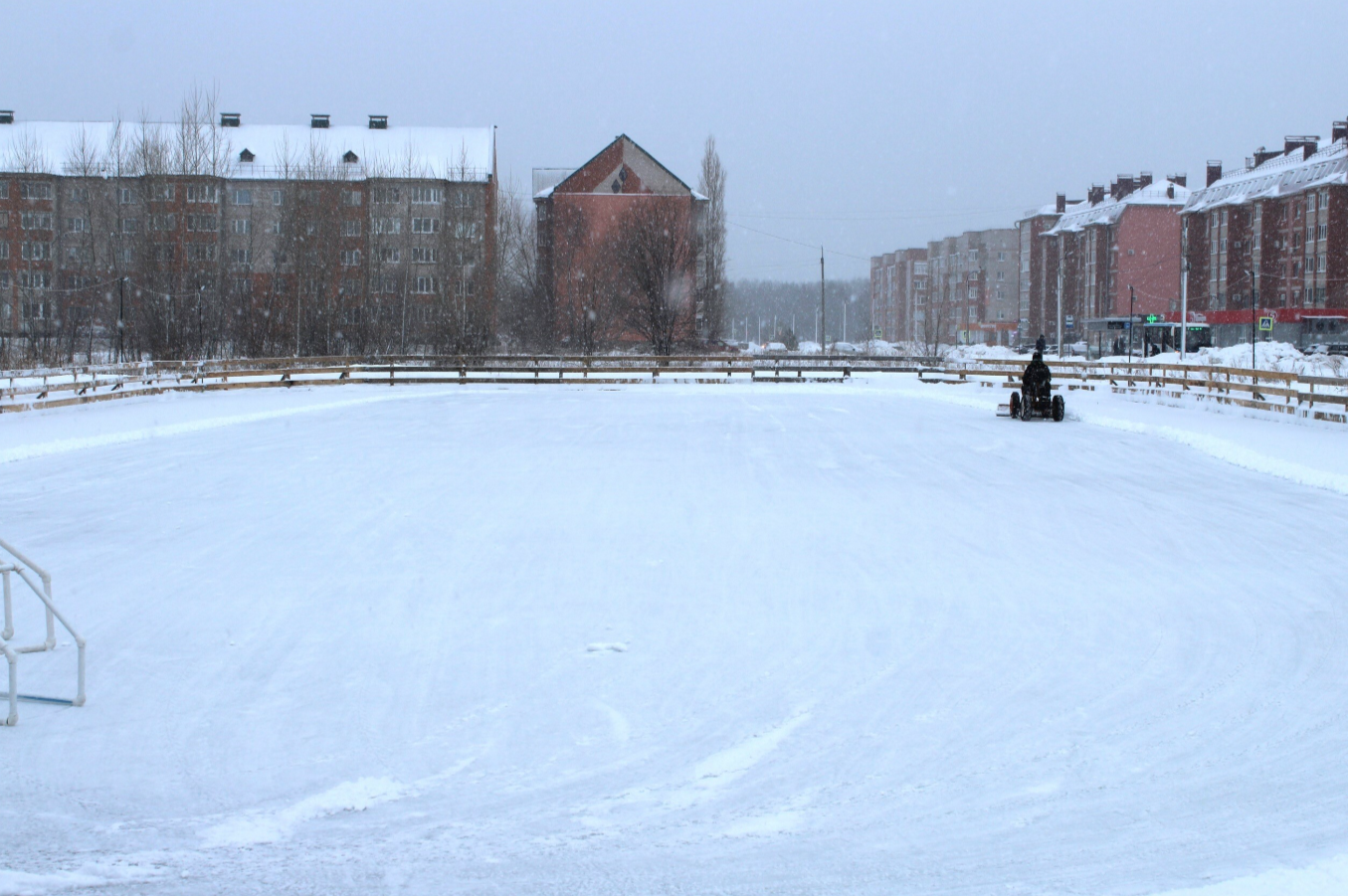 В Салавате начал работу девятый, один из самых больших на юге Башкирии каток