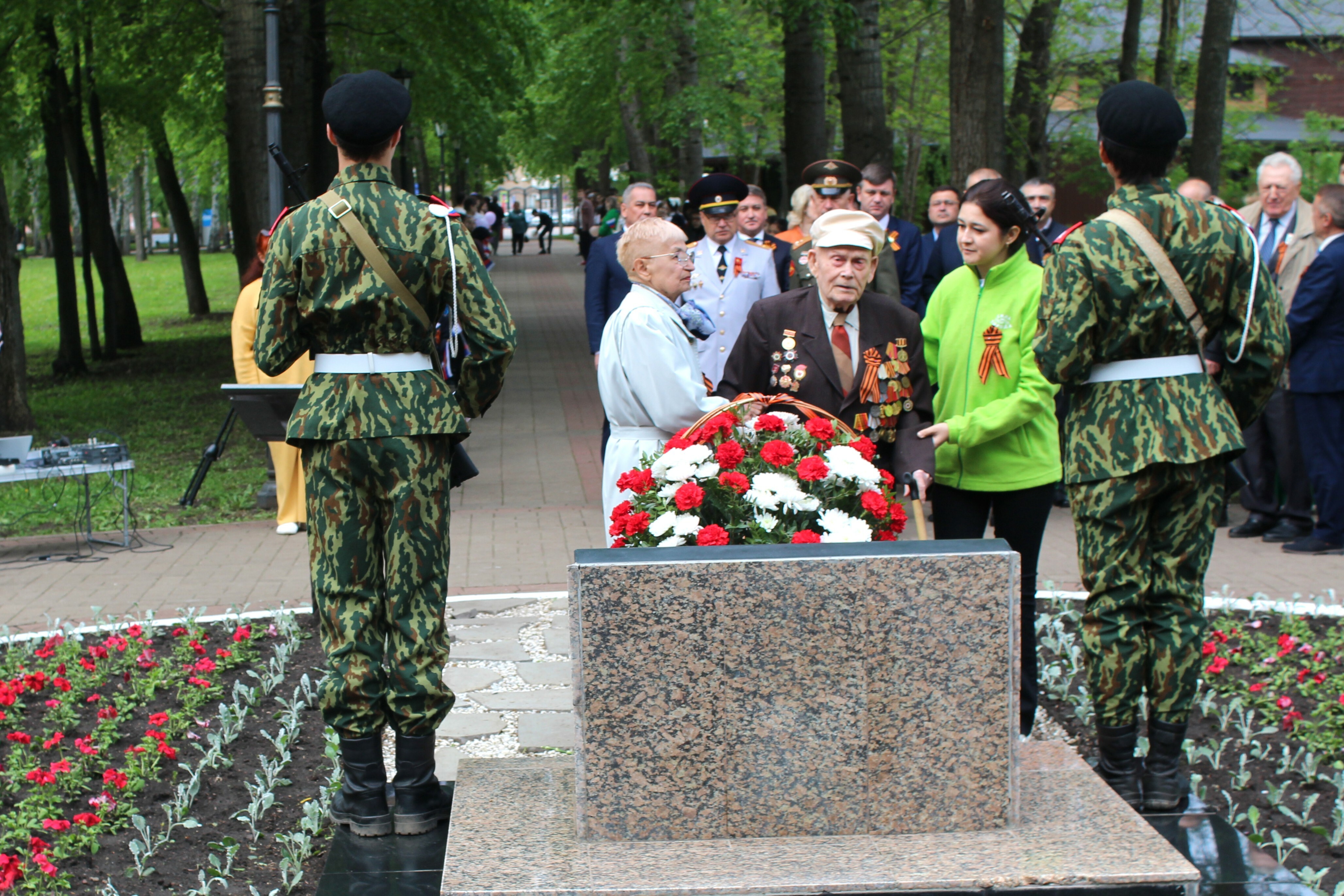 В Салавате на мемориалах прошли торжественные митинги памяти