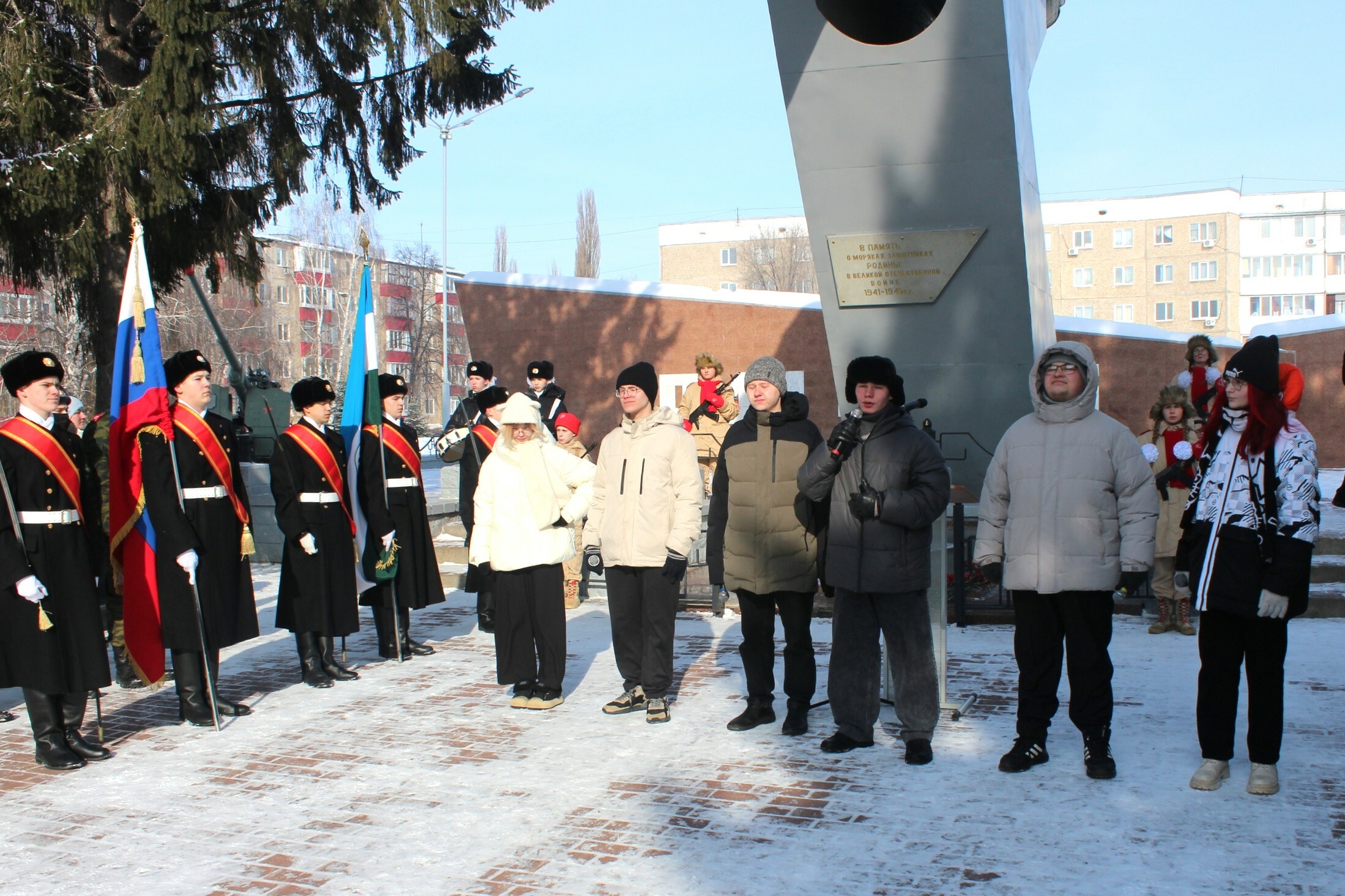 В День защитника Отечества на мемориале «Вечный огонь» в Салавате прошел митинг