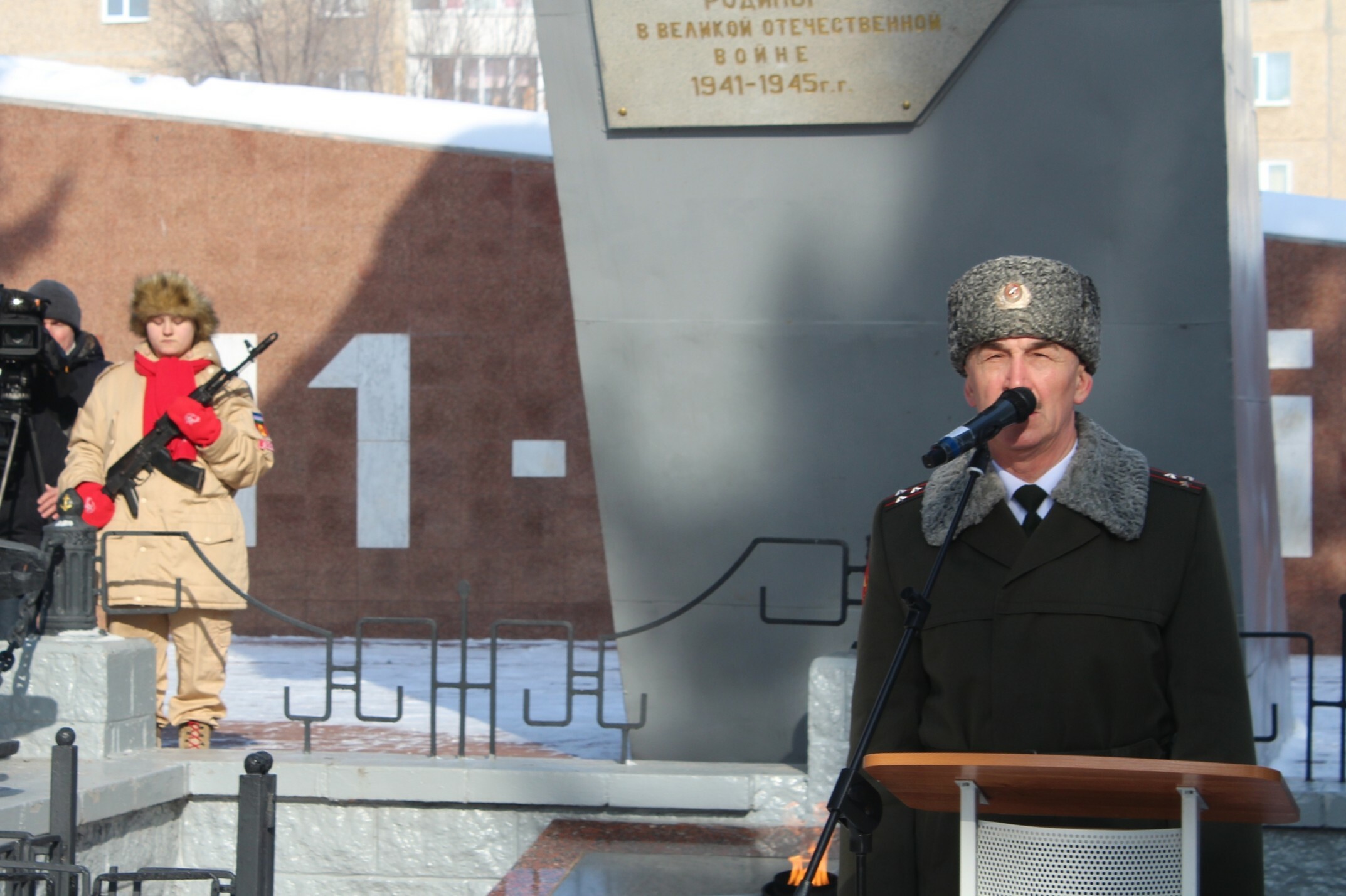 В День защитника Отечества на мемориале «Вечный огонь» в Салавате прошел митинг