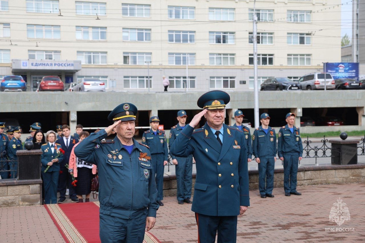 В Башкирии почтили память сотрудников МЧС, погибших при исполнении