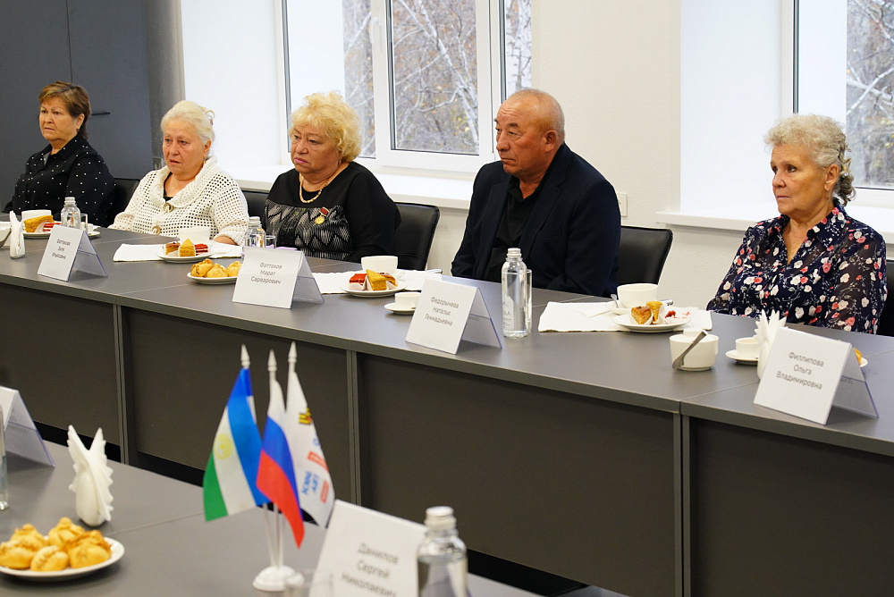 Глава Башкирии передал ордена Шаймуратова семьям погибших бойцов из Салавата